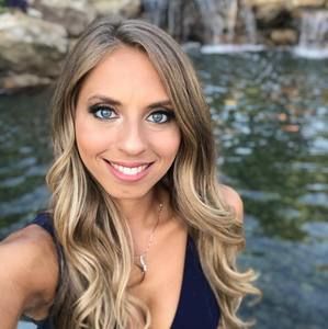 Meet your Posher, Jaclynn